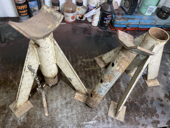 jack stand maintenance inspection for rust and cracks
